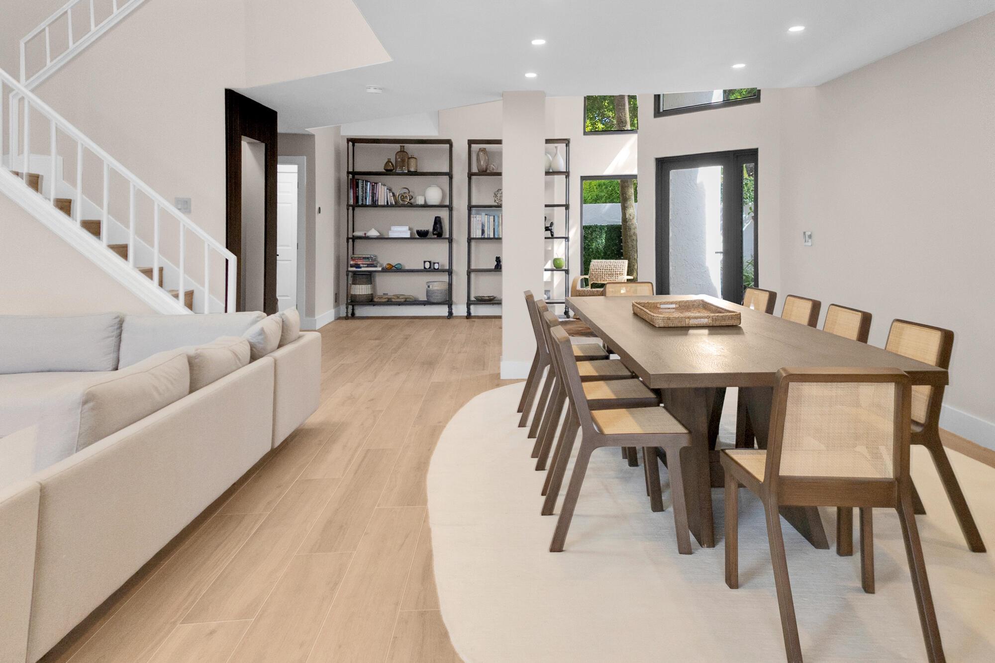 WINDSOR WAY 1 - Residential