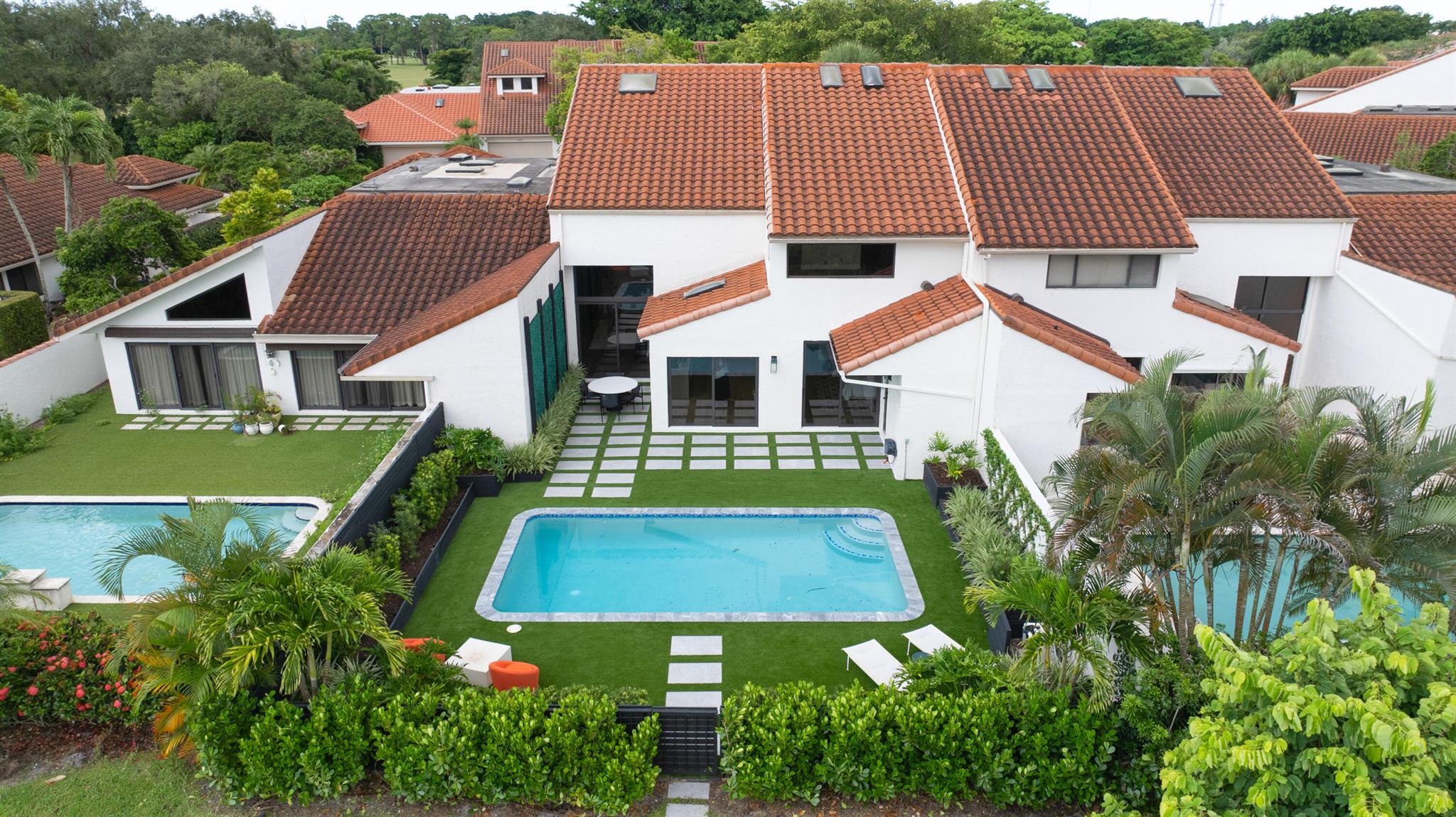 WINDSOR WAY 1 - Residential