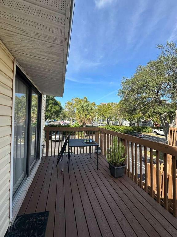 637 Executive Center Drive N 203