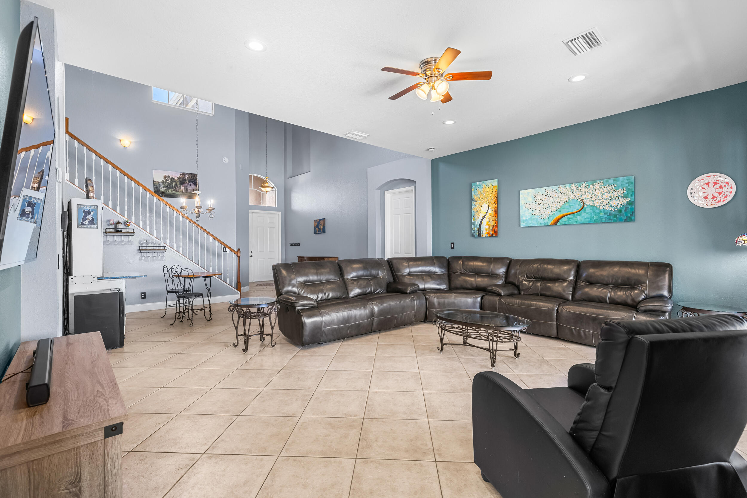 393 NW Sheffield Circle