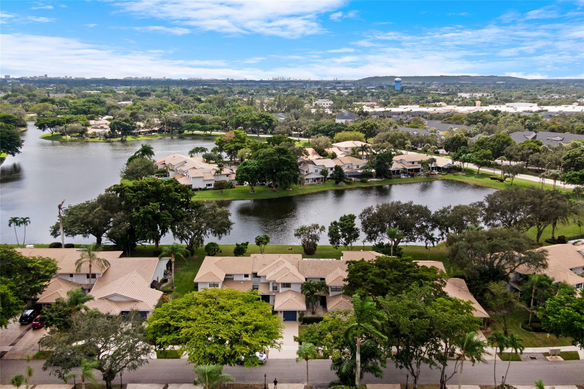 The Lakes Townehomes - Residential