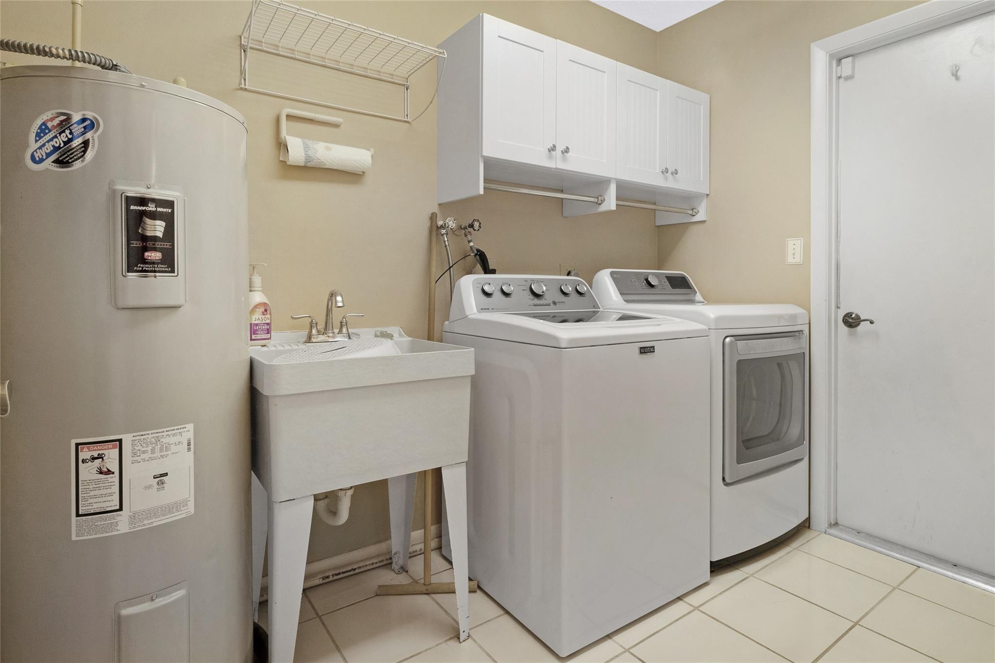 The Lakes Townehomes - Residential