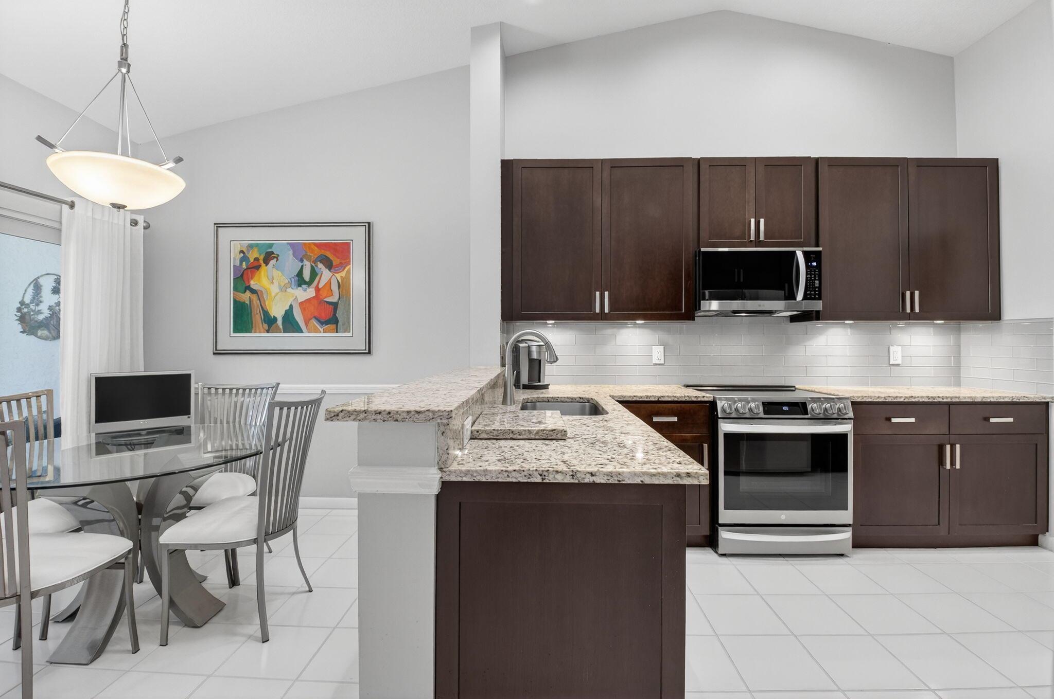 ST TROPEZ AT BOCA GOLF VI - Residential