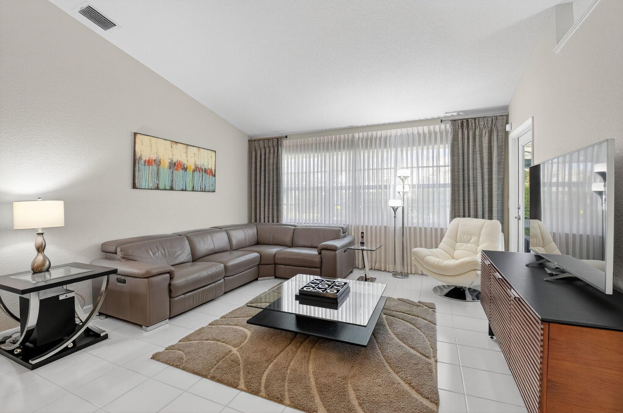 ST TROPEZ AT BOCA GOLF VI - Residential