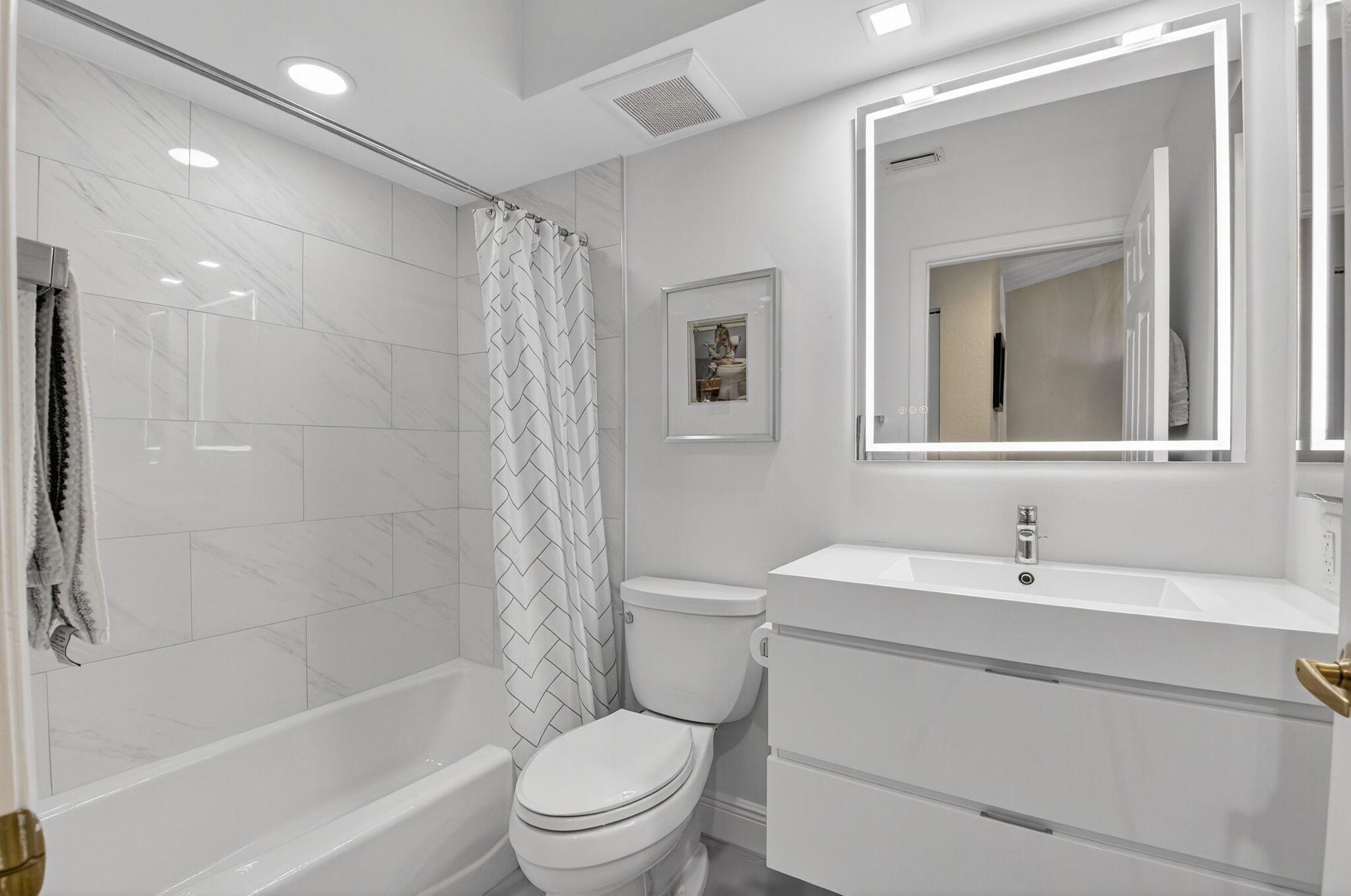 ST TROPEZ AT BOCA GOLF VI - Residential