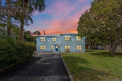 Photo of 1136 SE Osceola Street, Stuart, FL 34996 (MLS # R11061636)