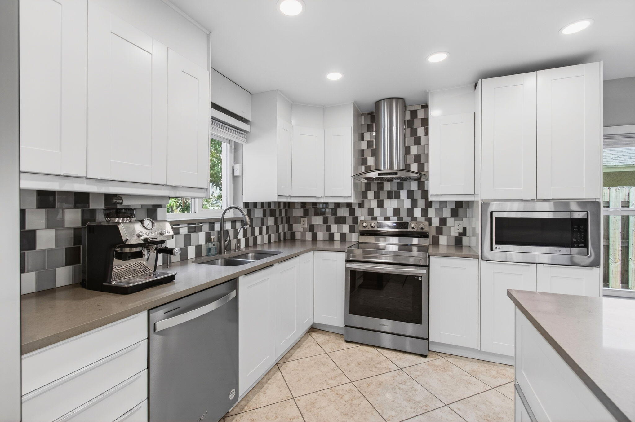 SOUTHRIDGE - Residential