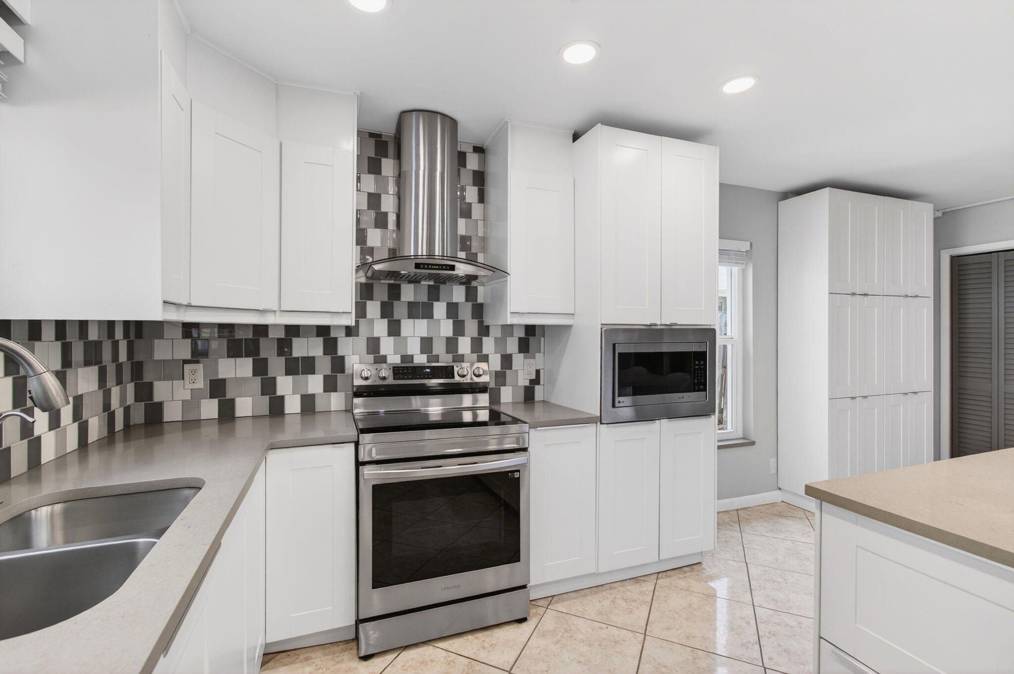 SOUTHRIDGE - Residential