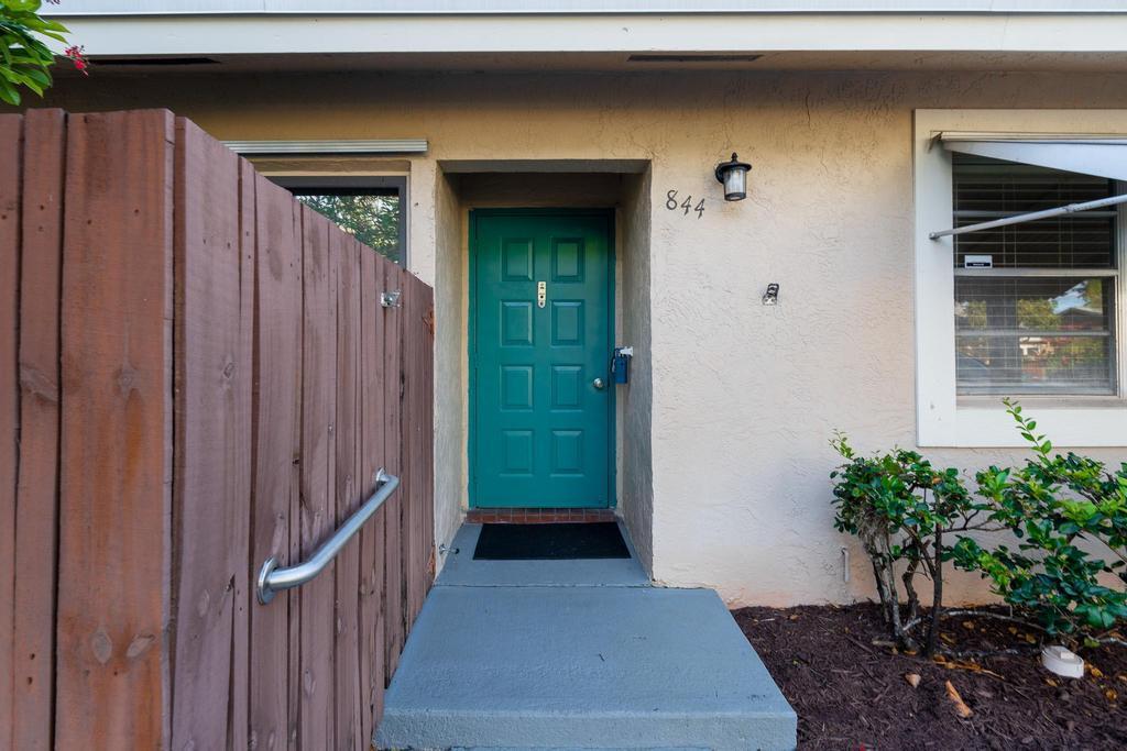 Woodlake Villas - Residential