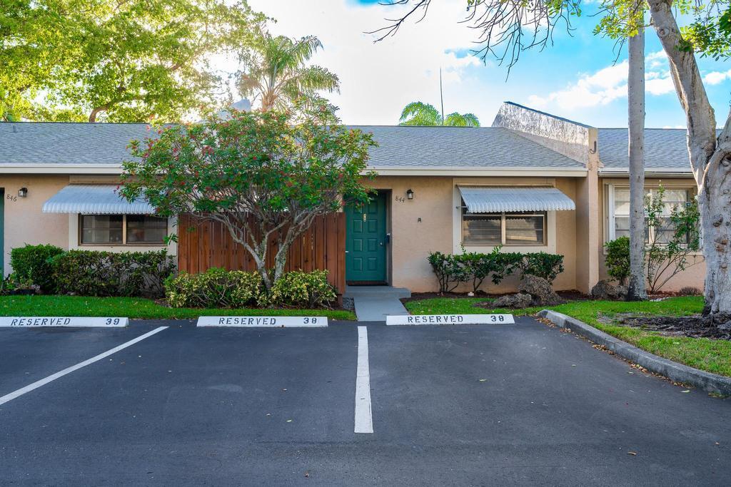 Woodlake Villas - Residential