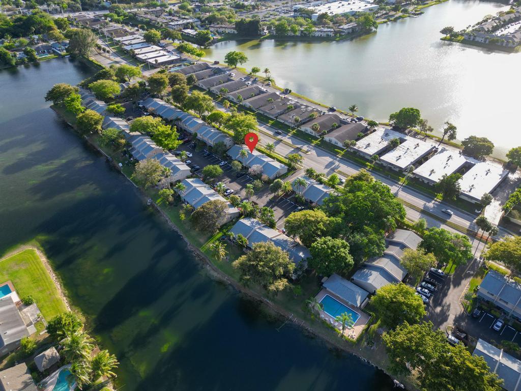 Woodlake Villas - Residential