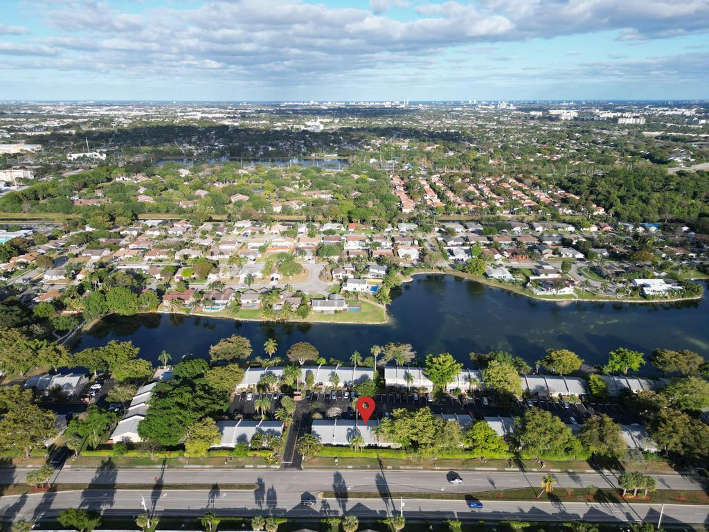 Woodlake Villas - Residential