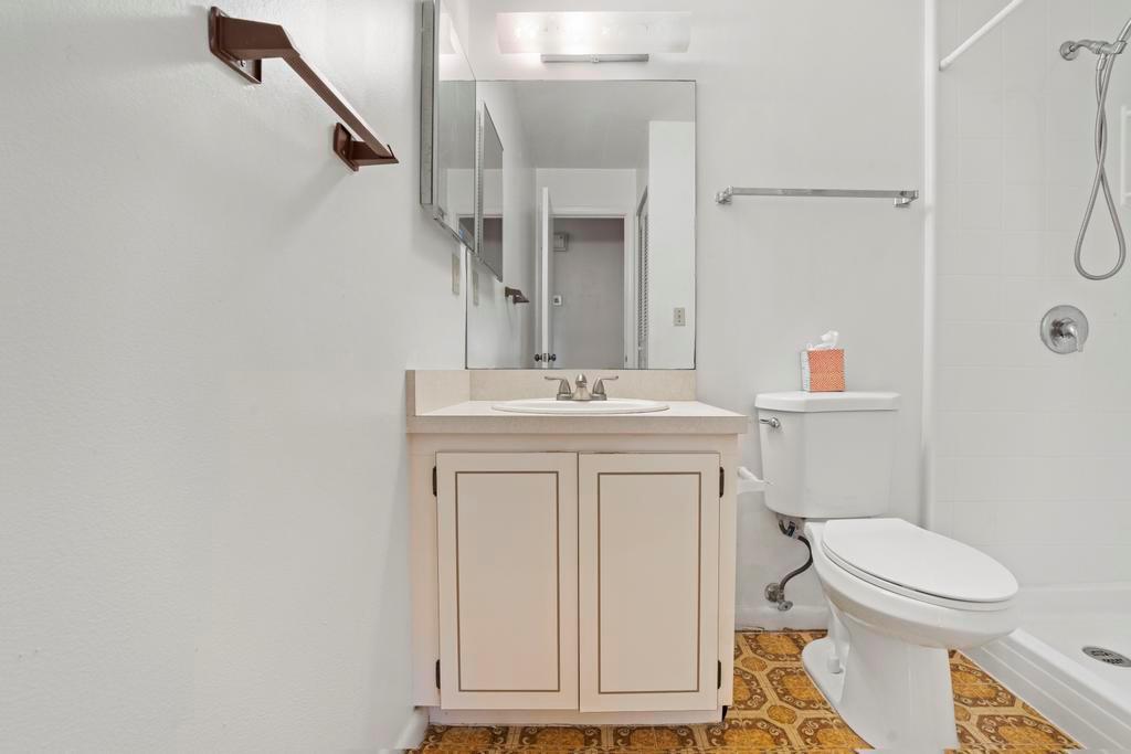 Woodlake Villas - Residential