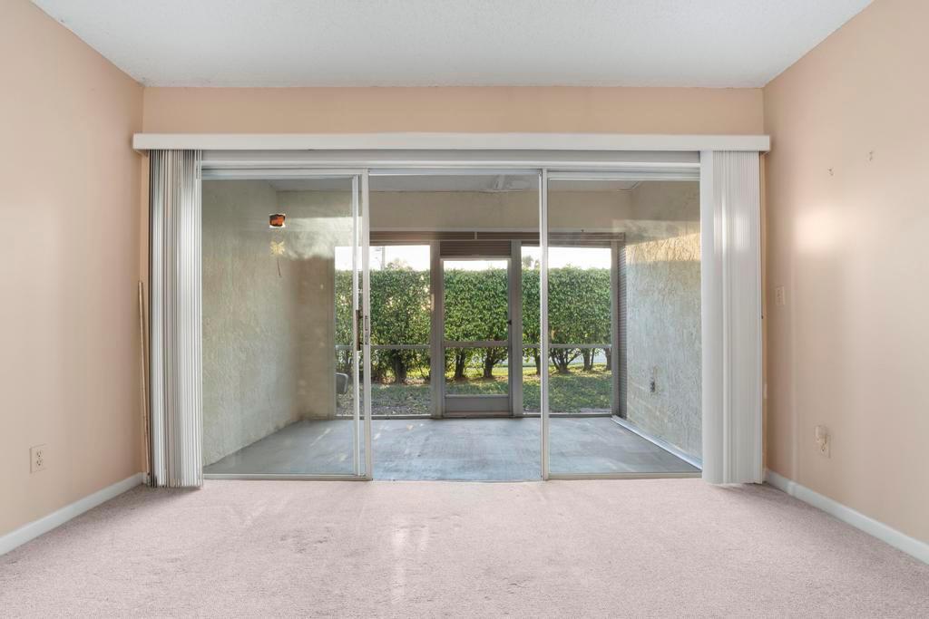 Woodlake Villas - Residential