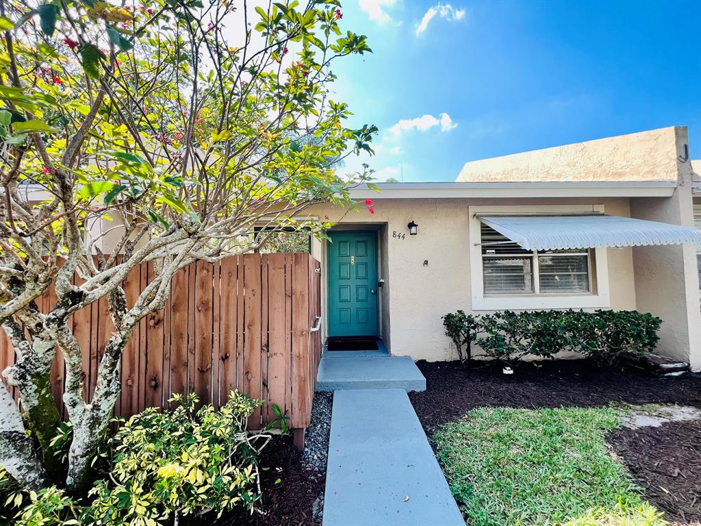 Woodlake Villas - Residential