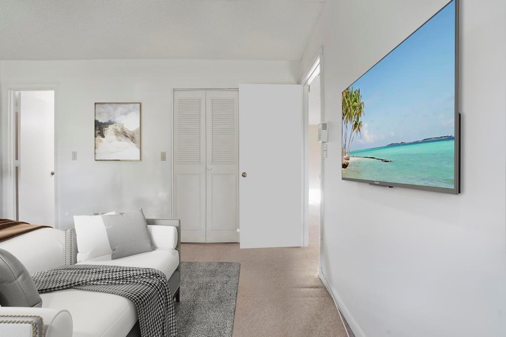 Woodlake Villas - Residential