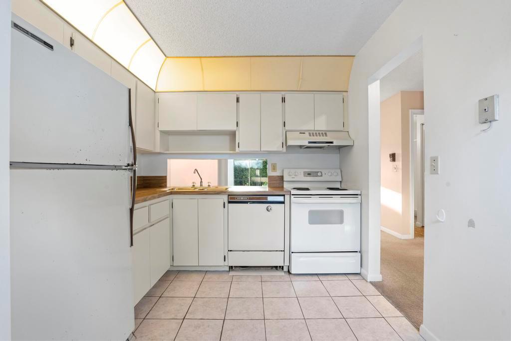 Woodlake Villas - Residential