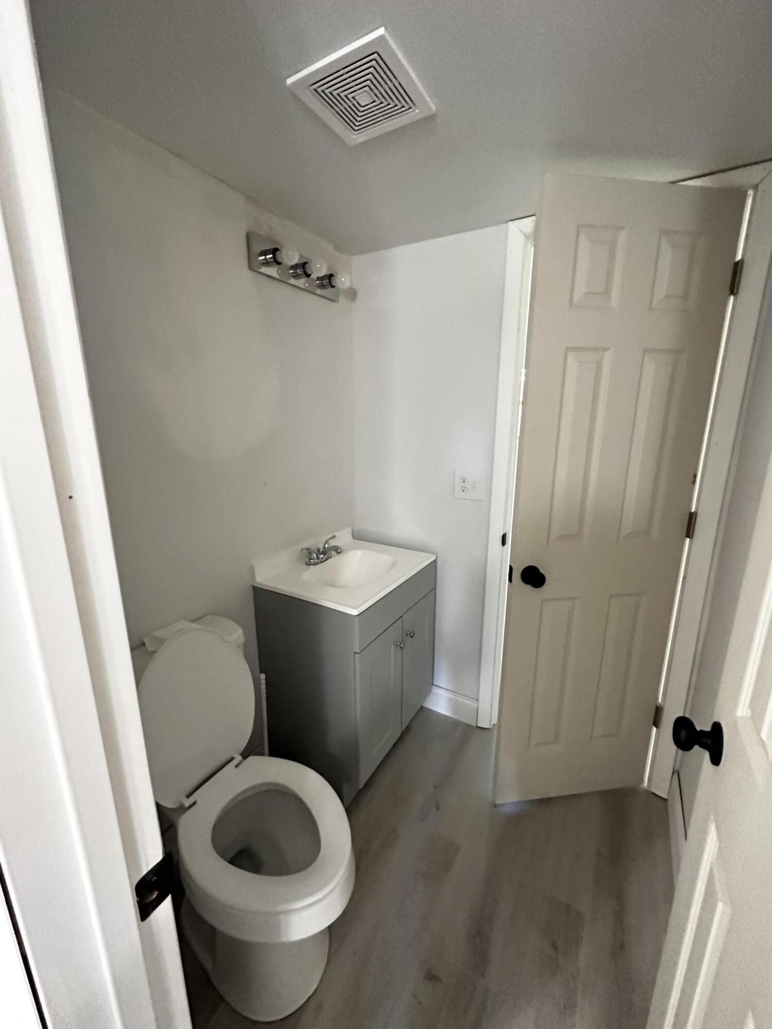 APARTMENTS AT TIMBERLAKE CONDO - Residential