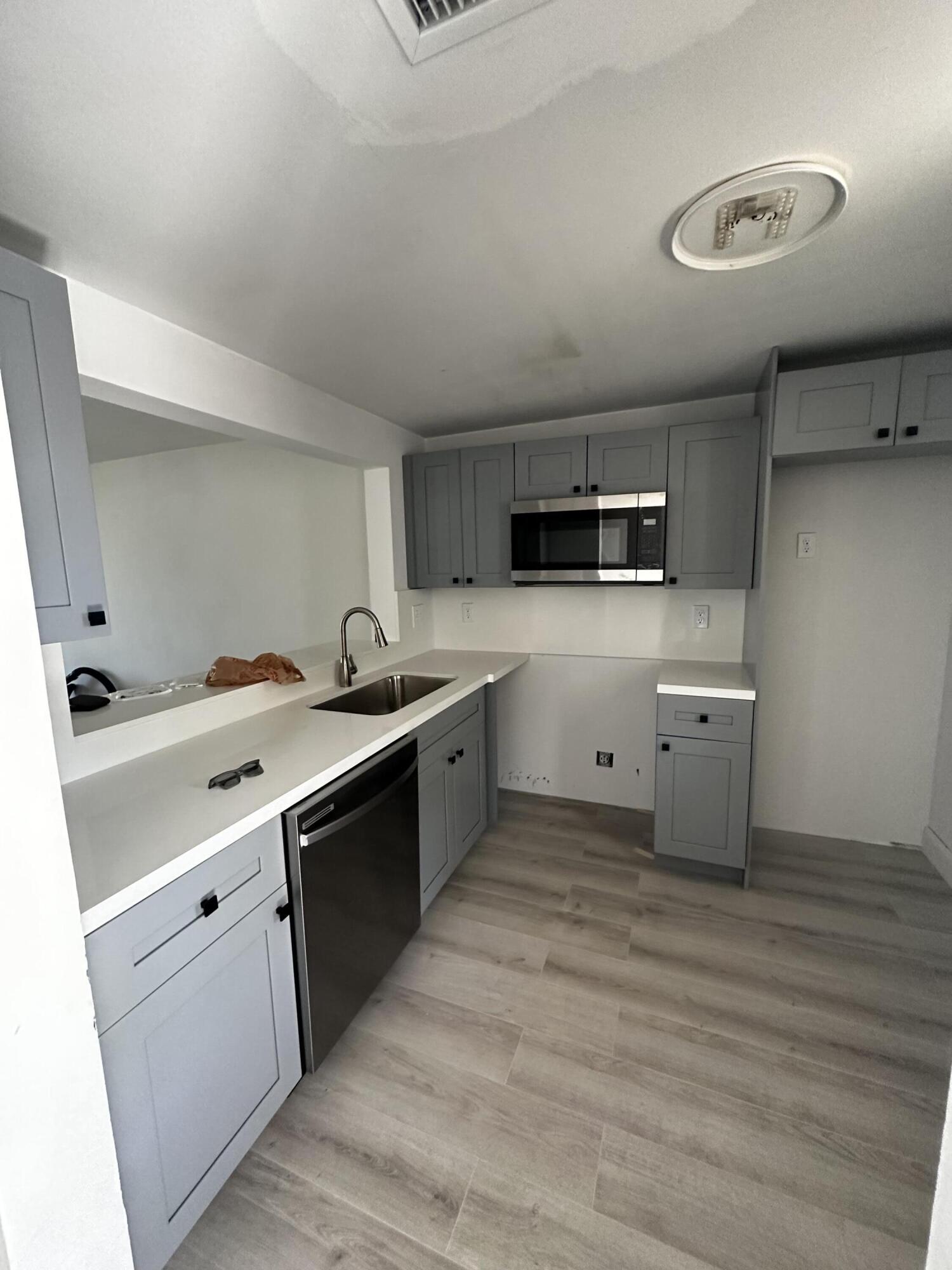 APARTMENTS AT TIMBERLAKE CONDO - Residential