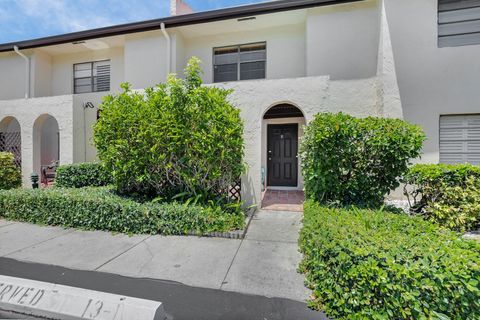 21207 Lago Circle E Boca Raton FL 33433