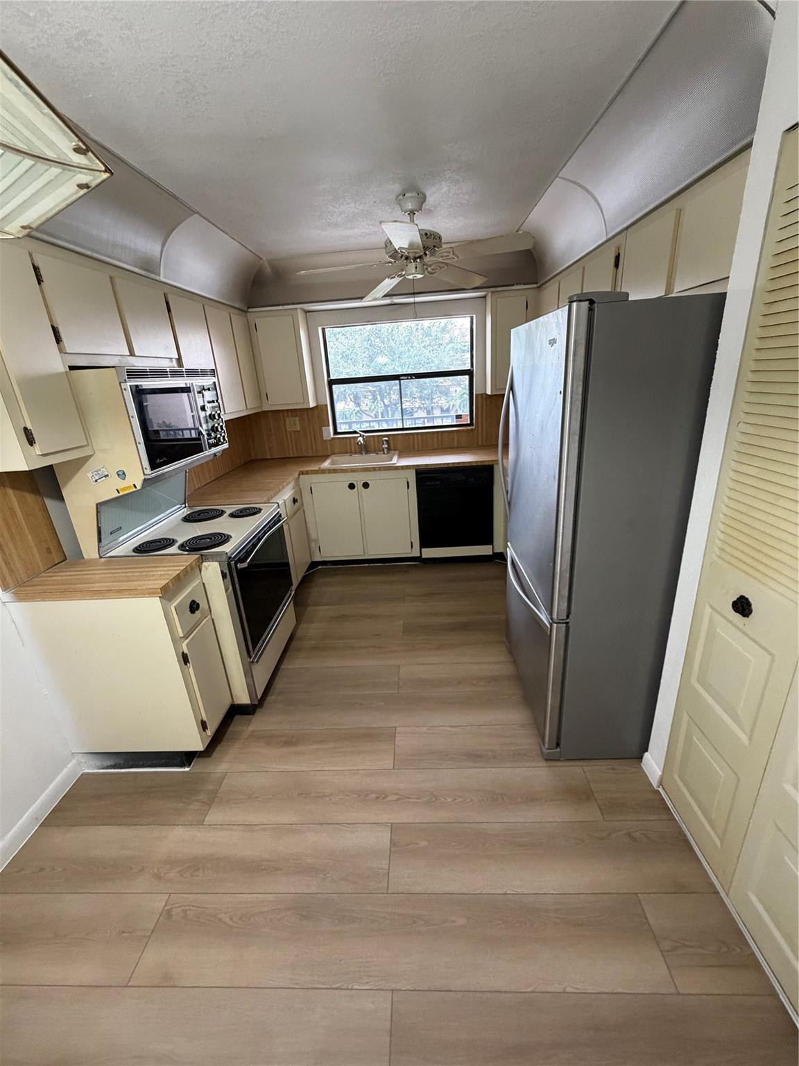 Sunrise Lakes Phase 4 - Residential