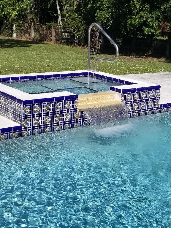 HORSESHOE ACRES WEST - Residential Lease