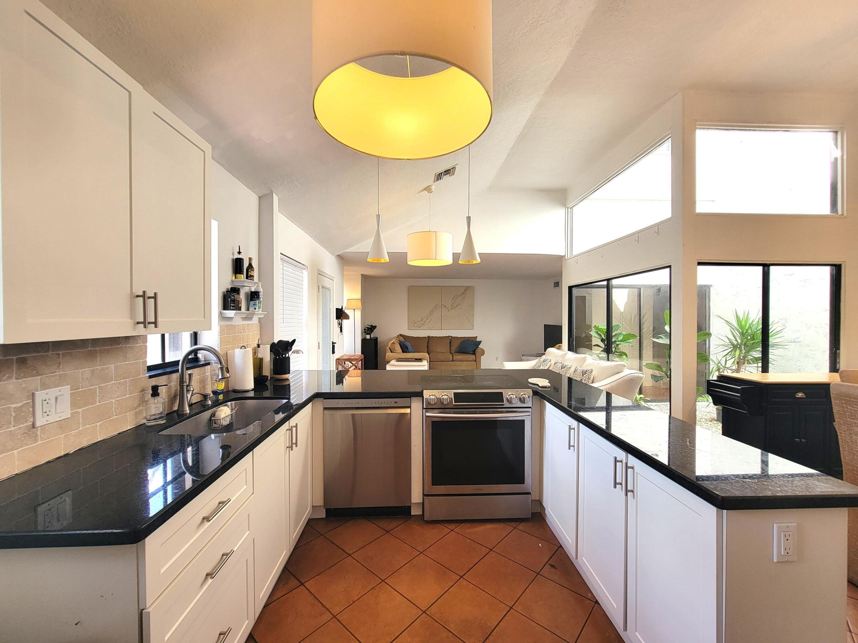 Properties 13465 Fountain View Boulevard