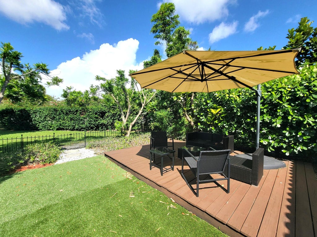 Photo of 13465 Fountain View Boulevard, Wellington, FL 33414 (MLS # B26050144)