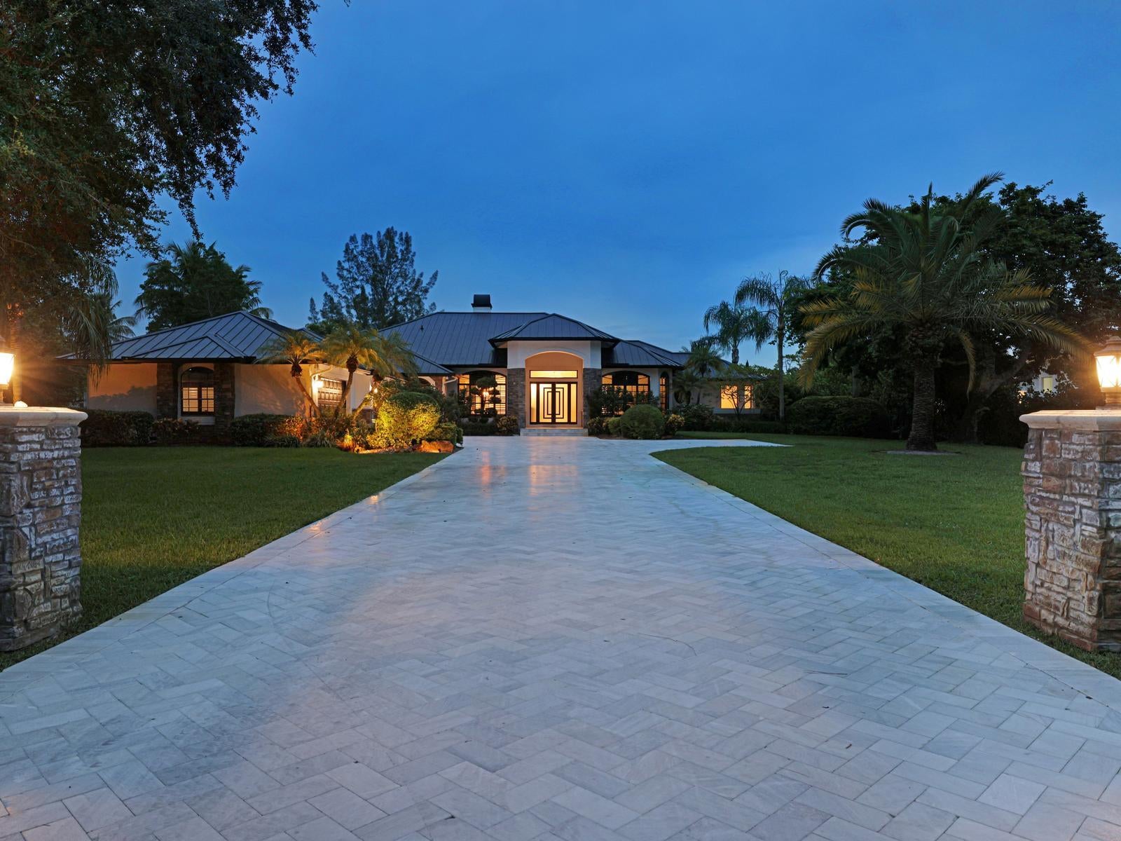 6780 NW 65TH Terrace