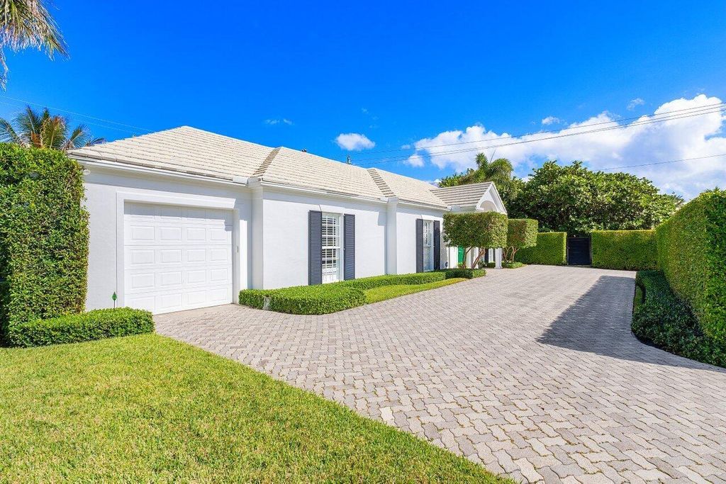 Photo of 201 Bahama Lane, Palm Beach, FL 33480 (MLS # R10934827)