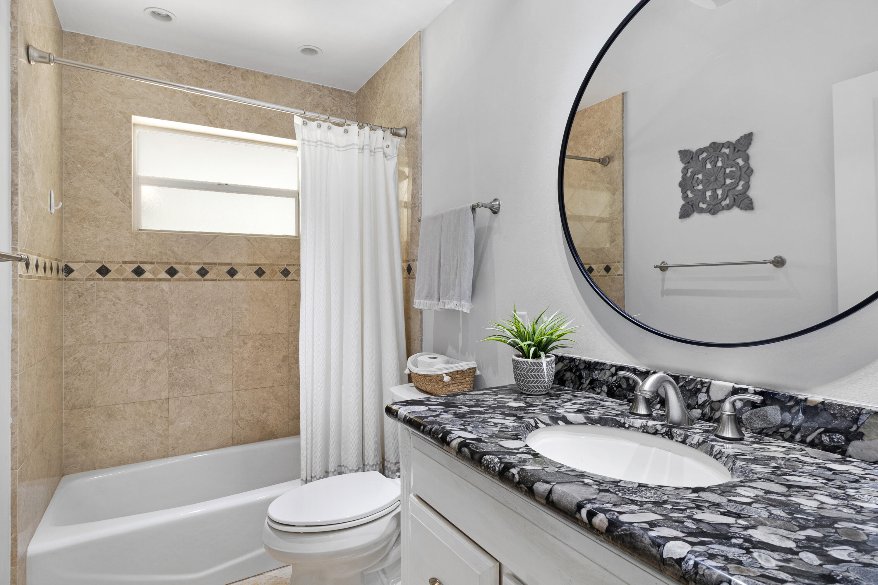 CORAL HIGHLANDS - Residential