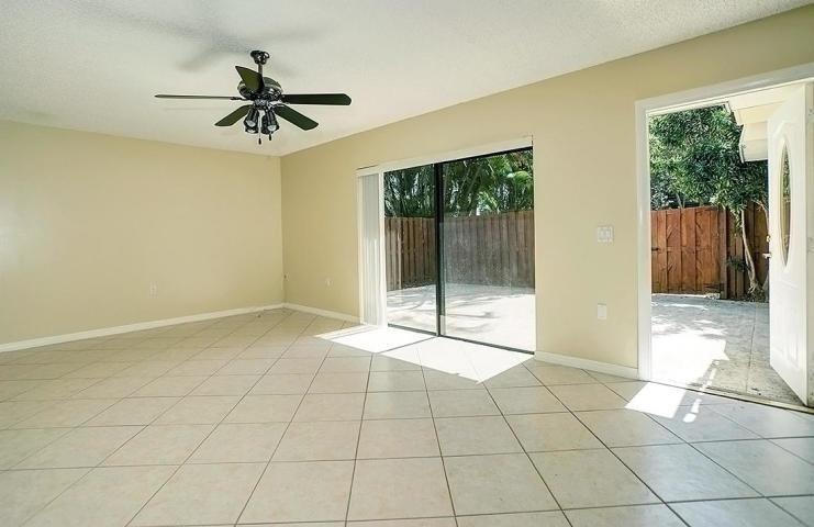 Delray Oaks West Condo 01 - Residential Lease