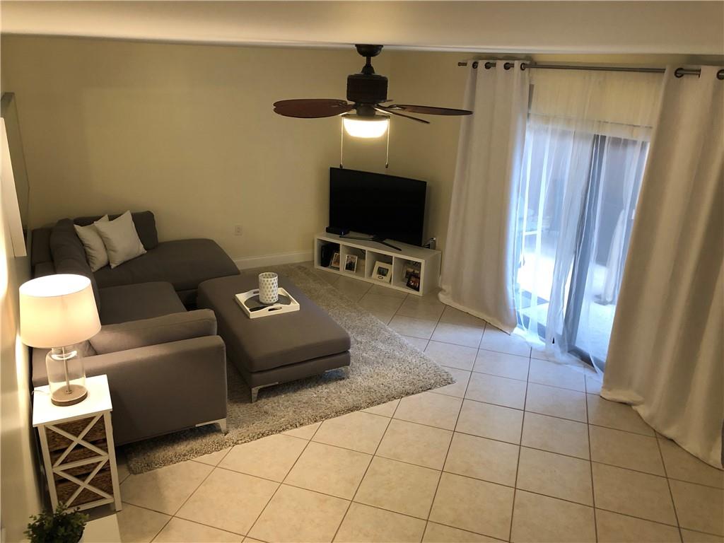 Delray Oaks West Condo 01 - Residential Lease