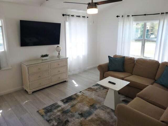 View photos, virtual tours, details... 6423 SE Lillian Court