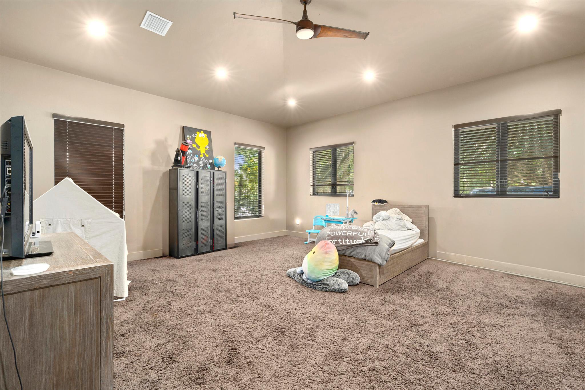 SUNSHINE RANCHES - Residential