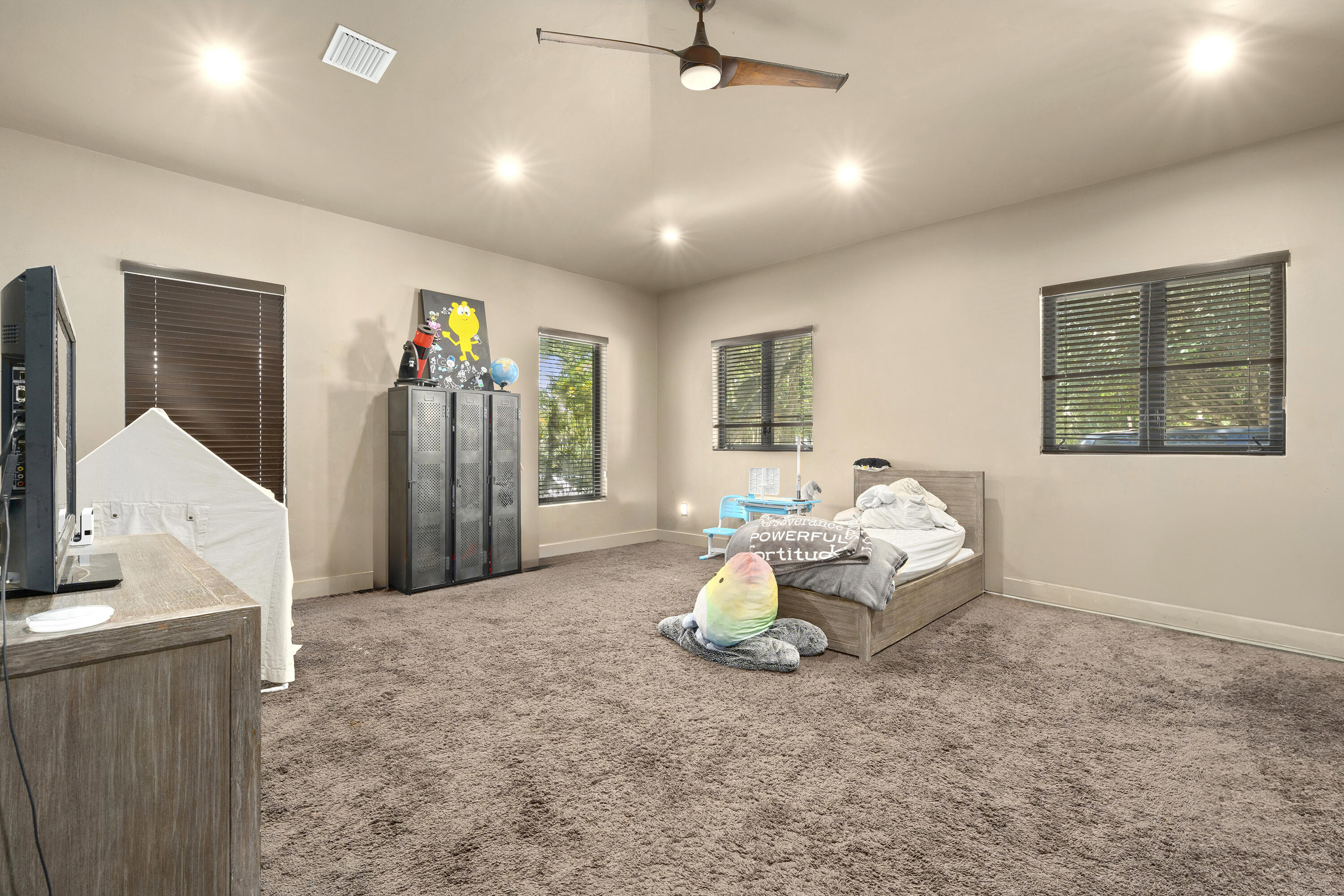 SUNSHINE RANCHES - Residential