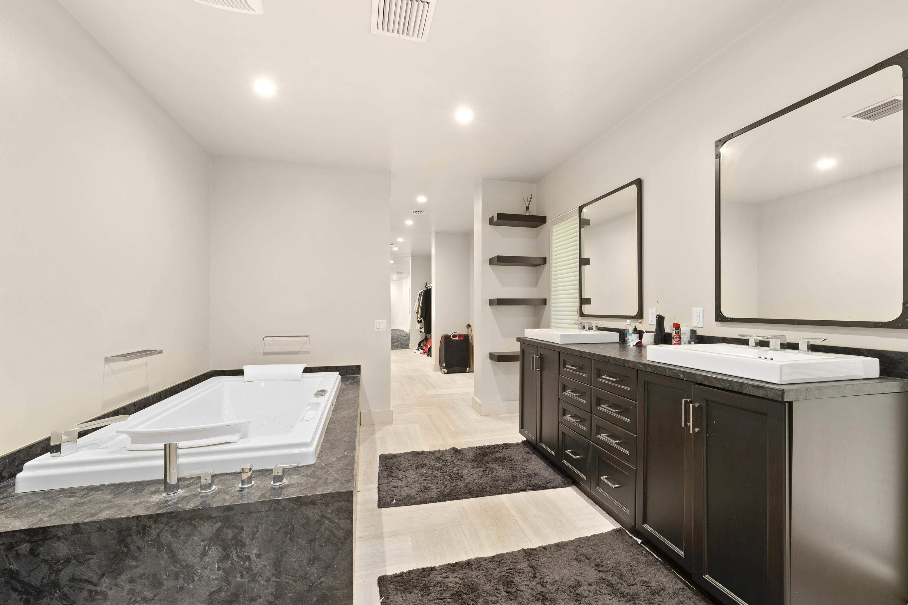 SUNSHINE RANCHES - Residential