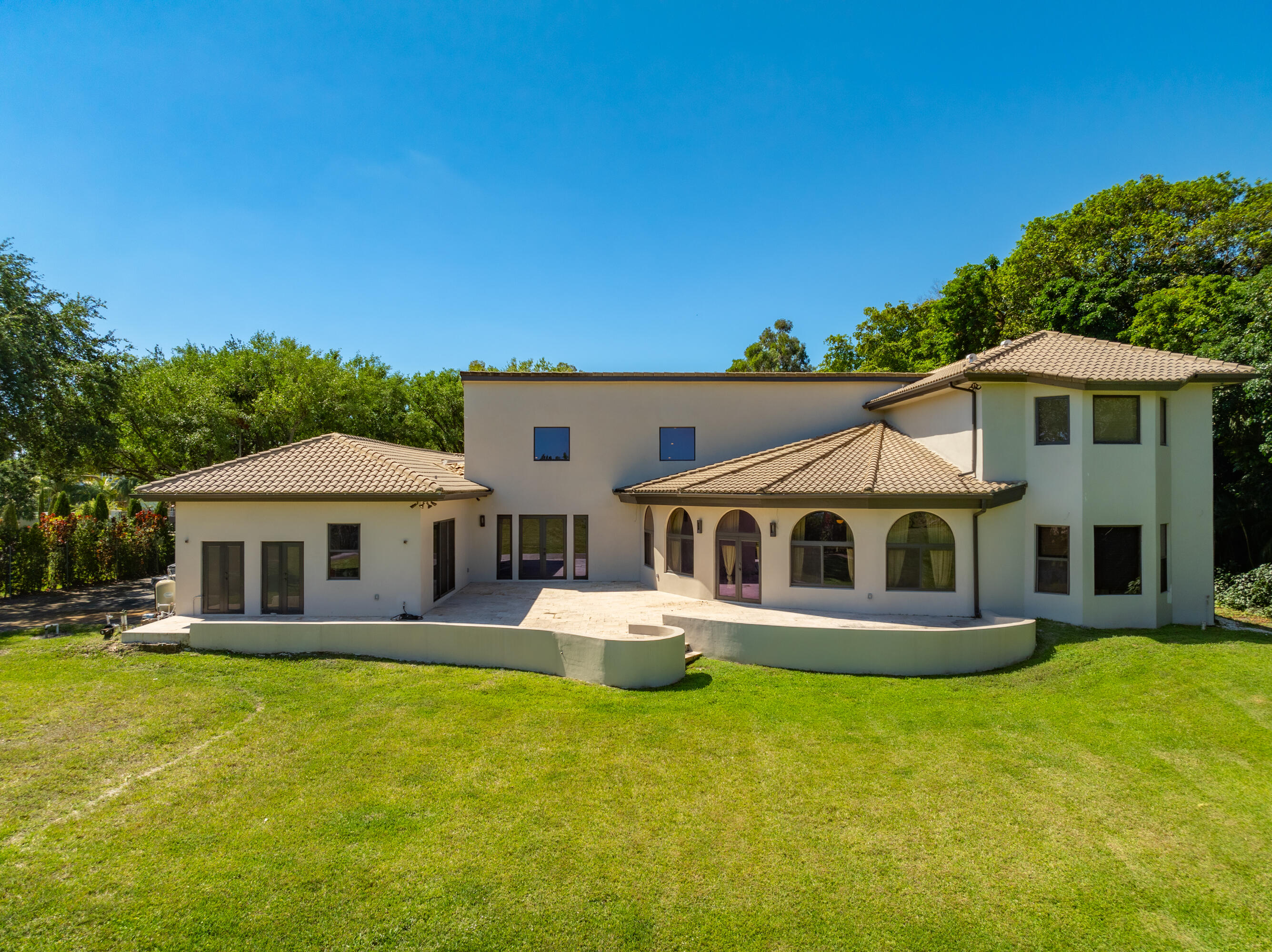 SUNSHINE RANCHES - Residential