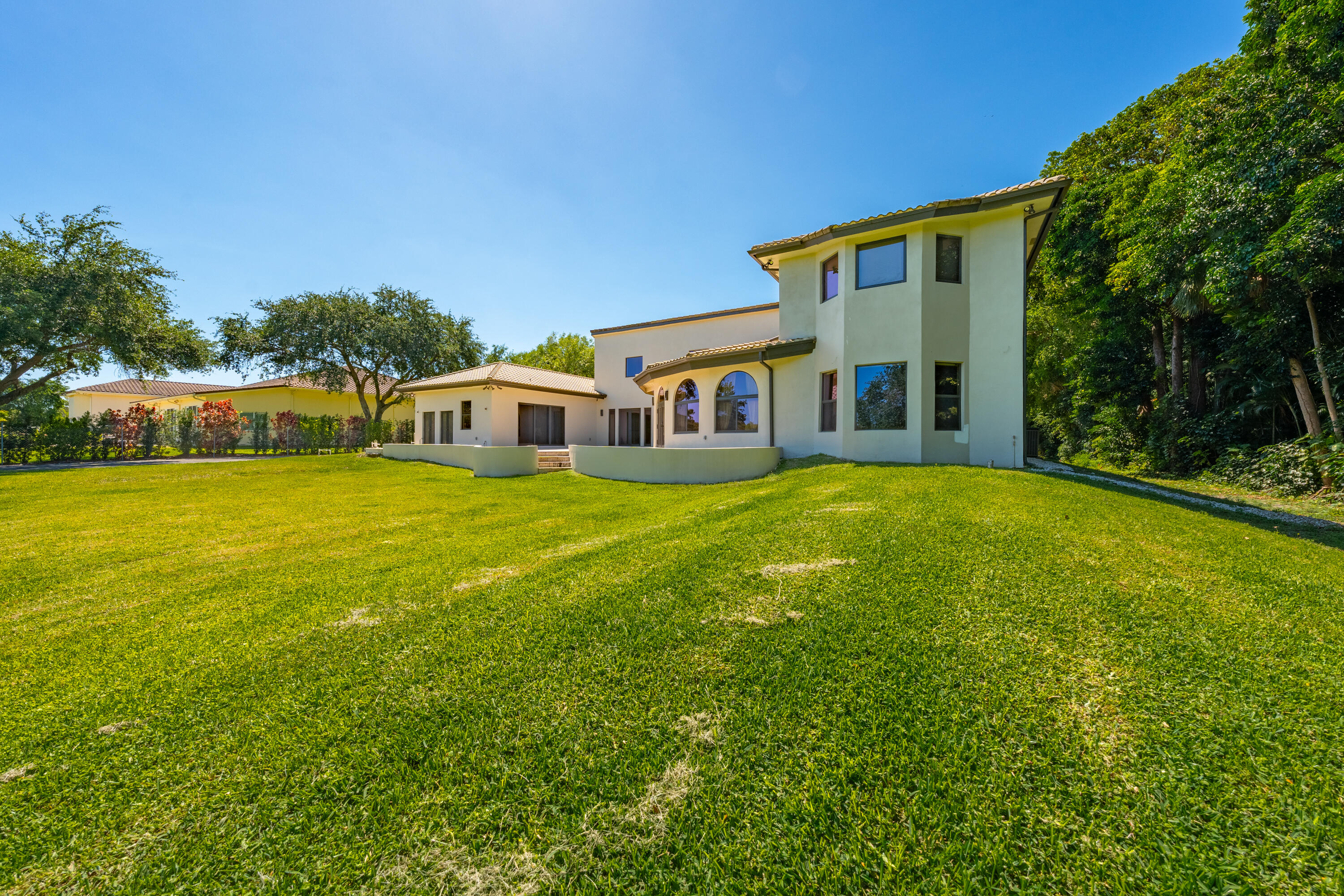 SUNSHINE RANCHES - Residential