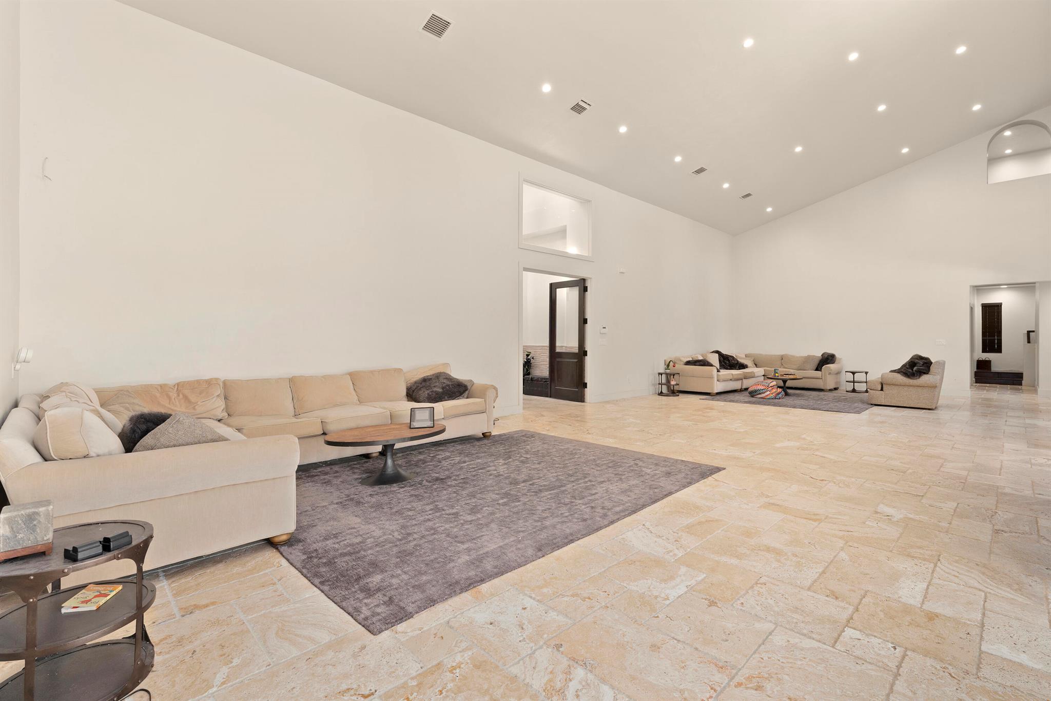 SUNSHINE RANCHES - Residential