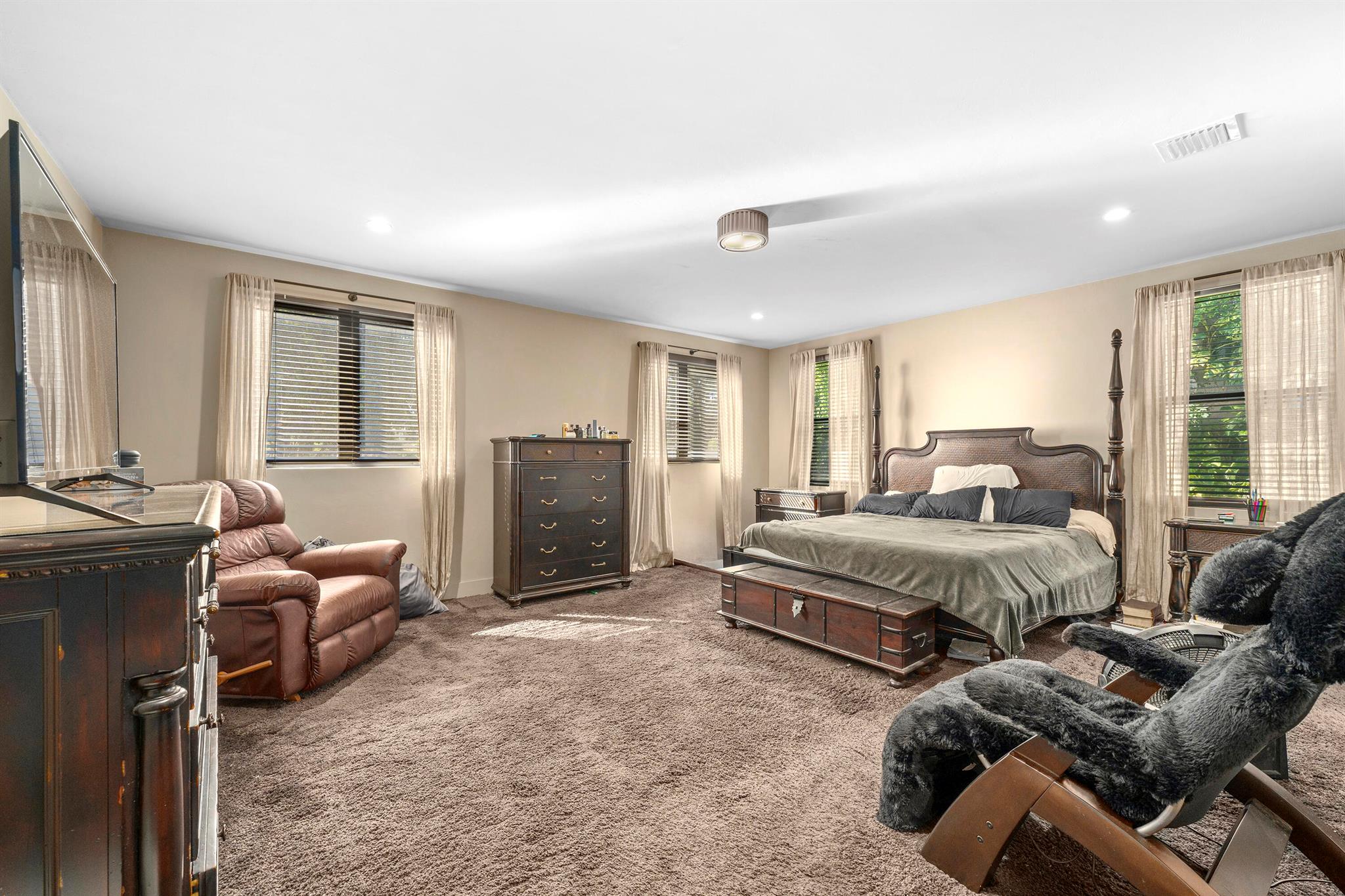 SUNSHINE RANCHES - Residential