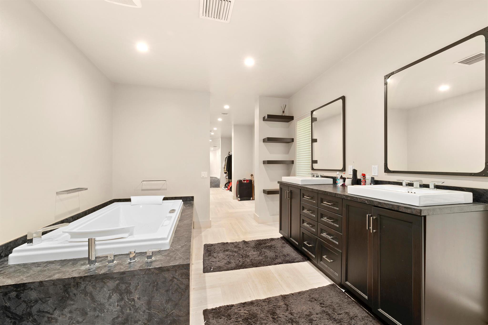 SUNSHINE RANCHES - Residential