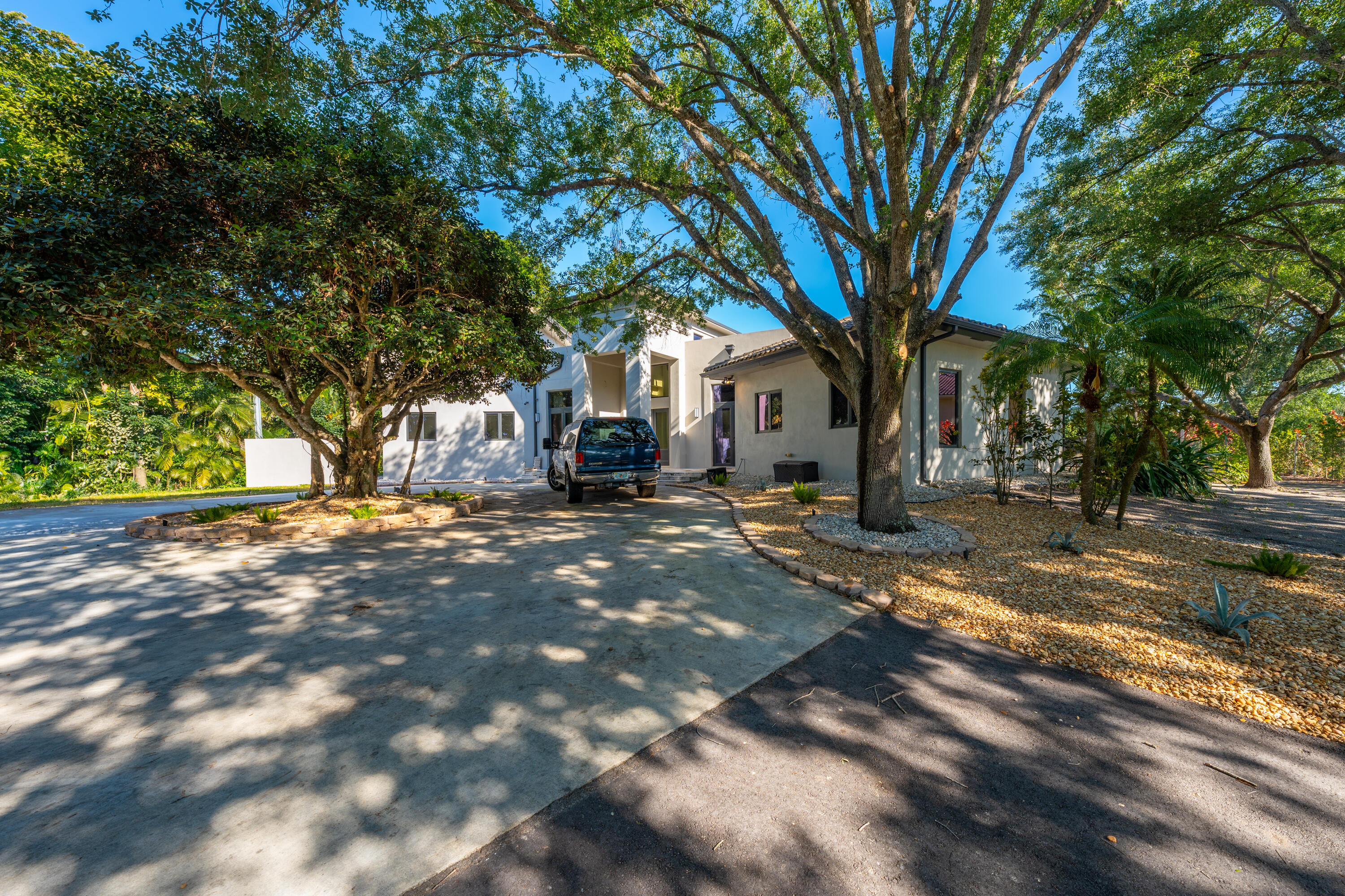 SUNSHINE RANCHES - Residential