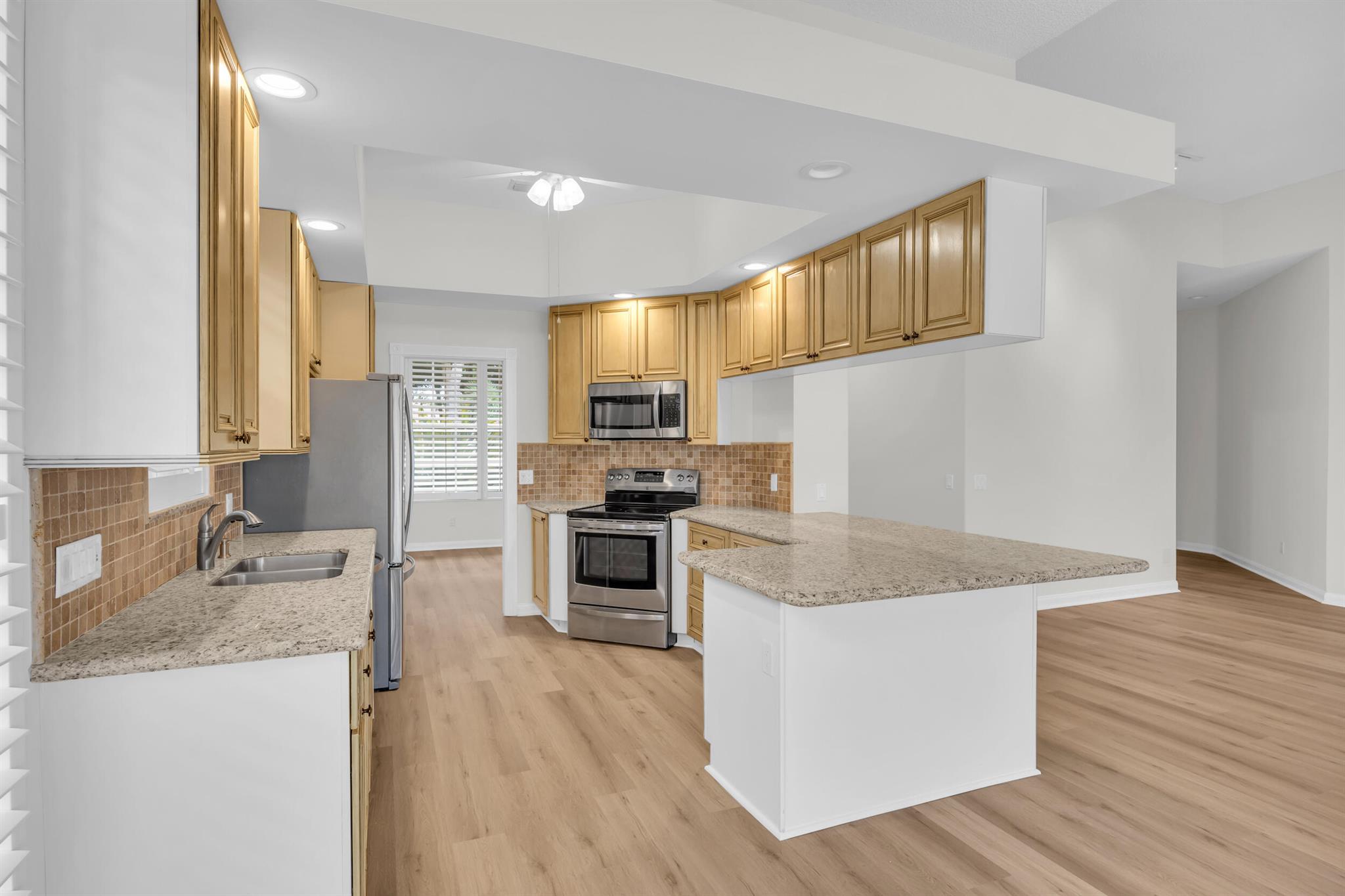 OAKS EAST 3 - Residential