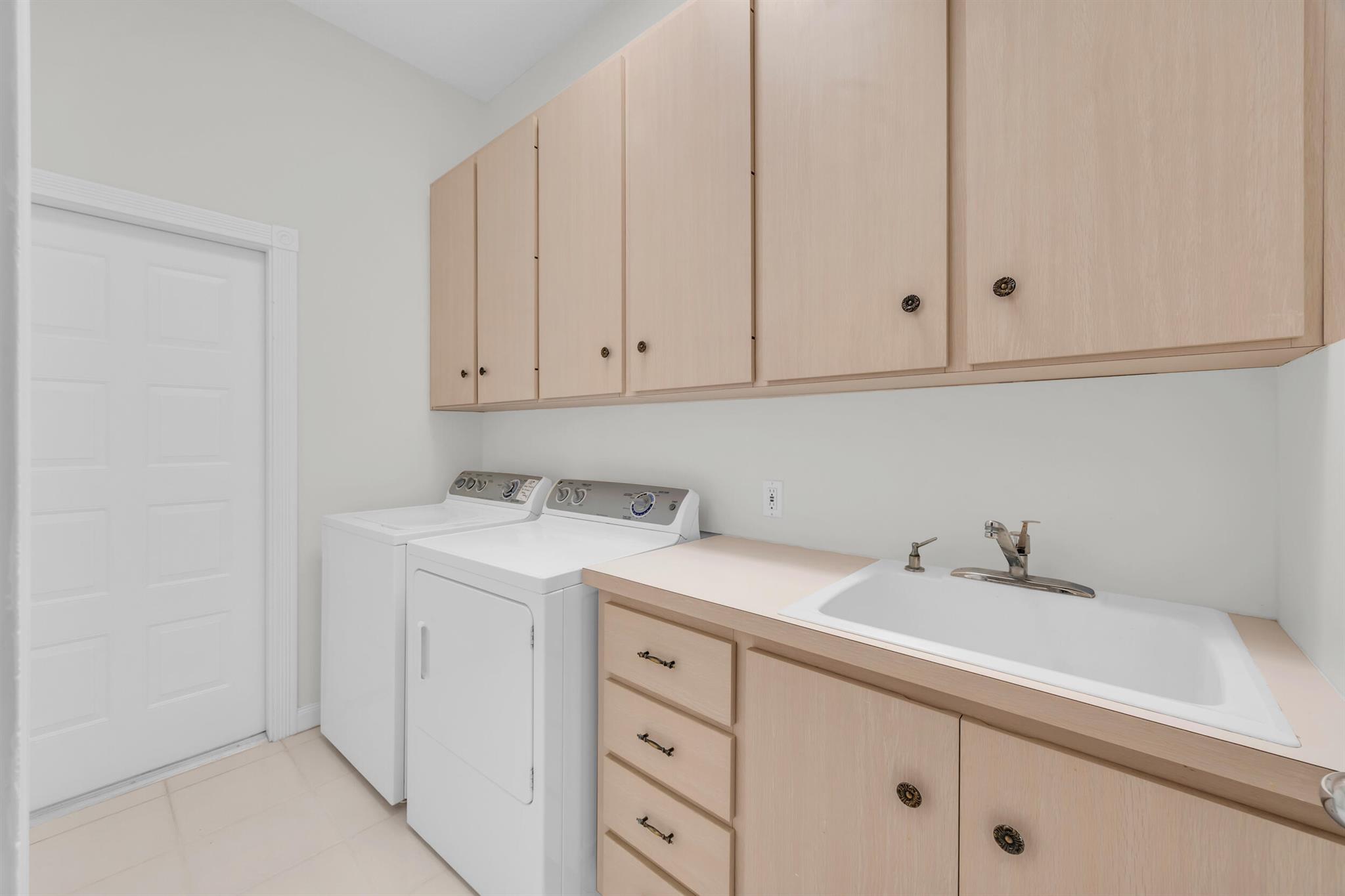 OAKS EAST 3 - Residential