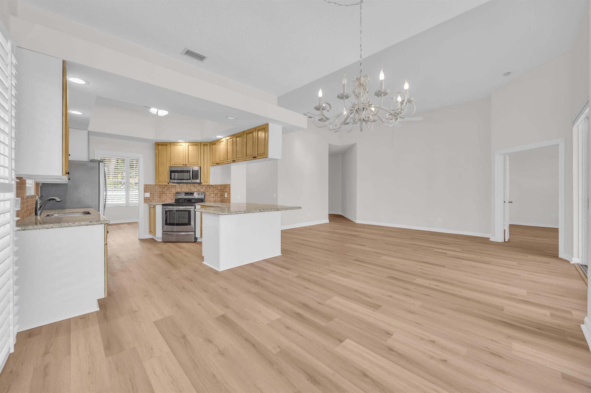 OAKS EAST 3 - Residential