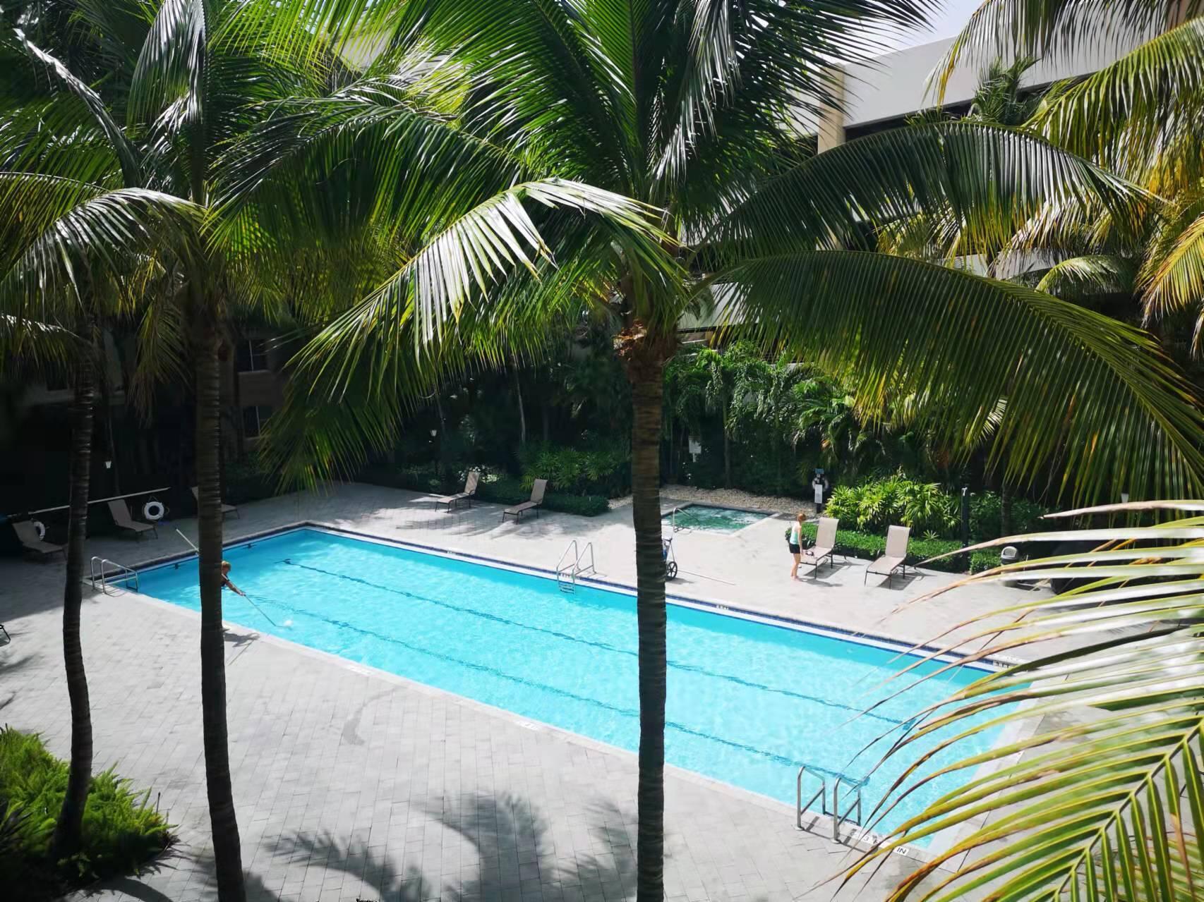 VIZCAYA LAKES CONDO - Residential