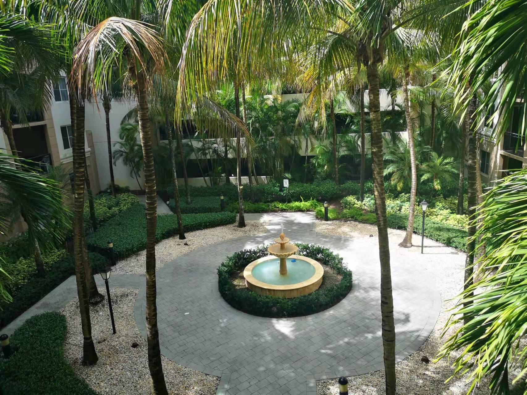 VIZCAYA LAKES CONDO - Residential