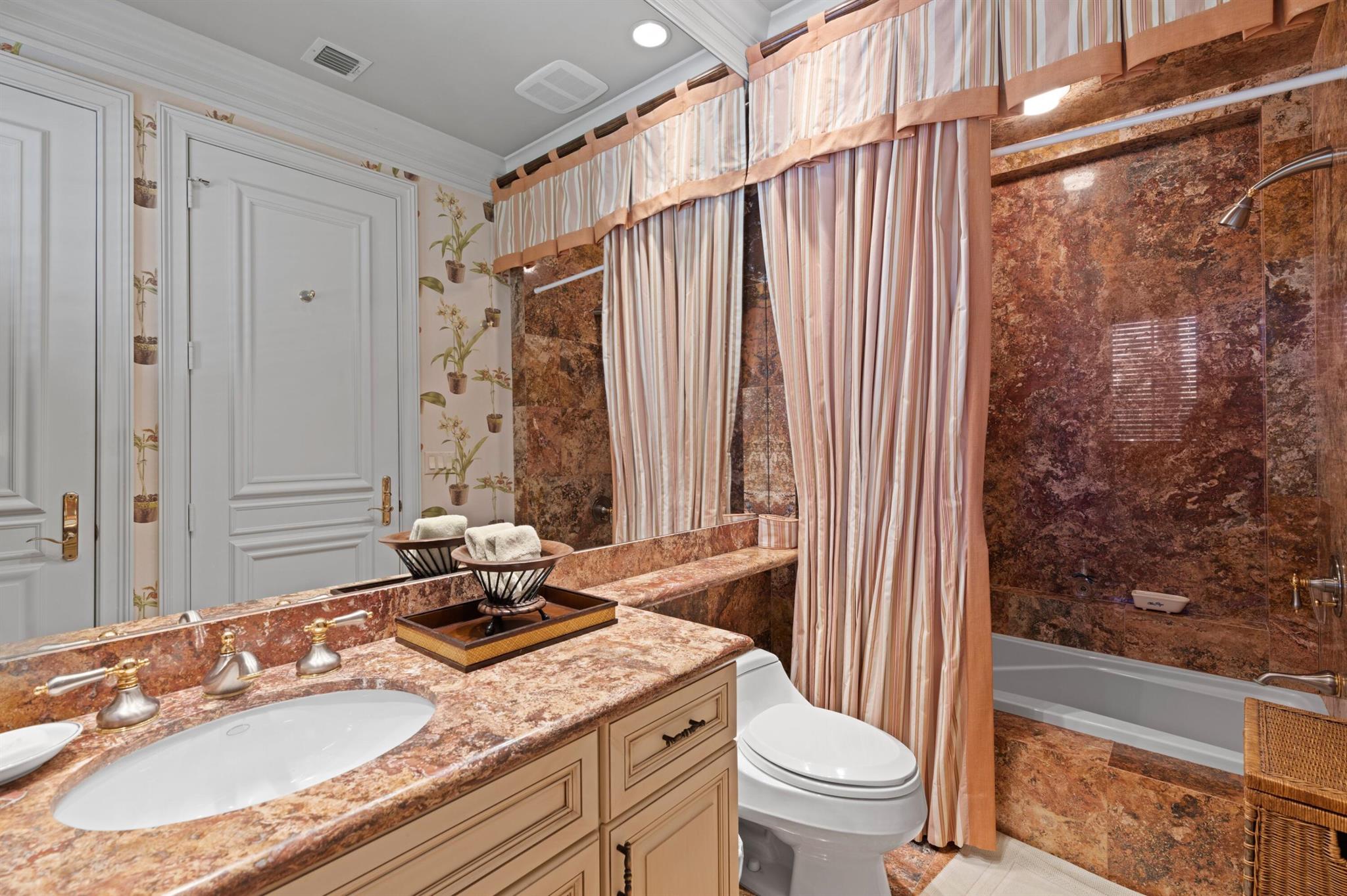 ROYAL PARK - Residential