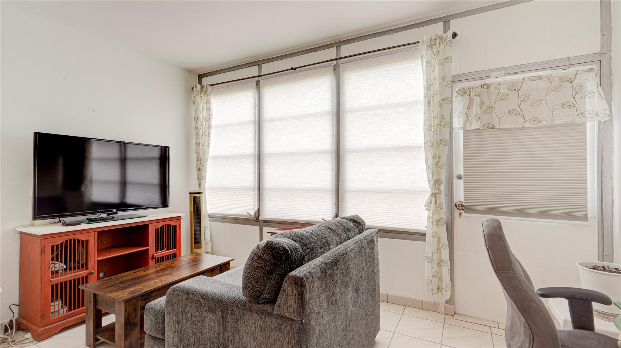 Oriole Golf & Tennis Club - Residential Lease